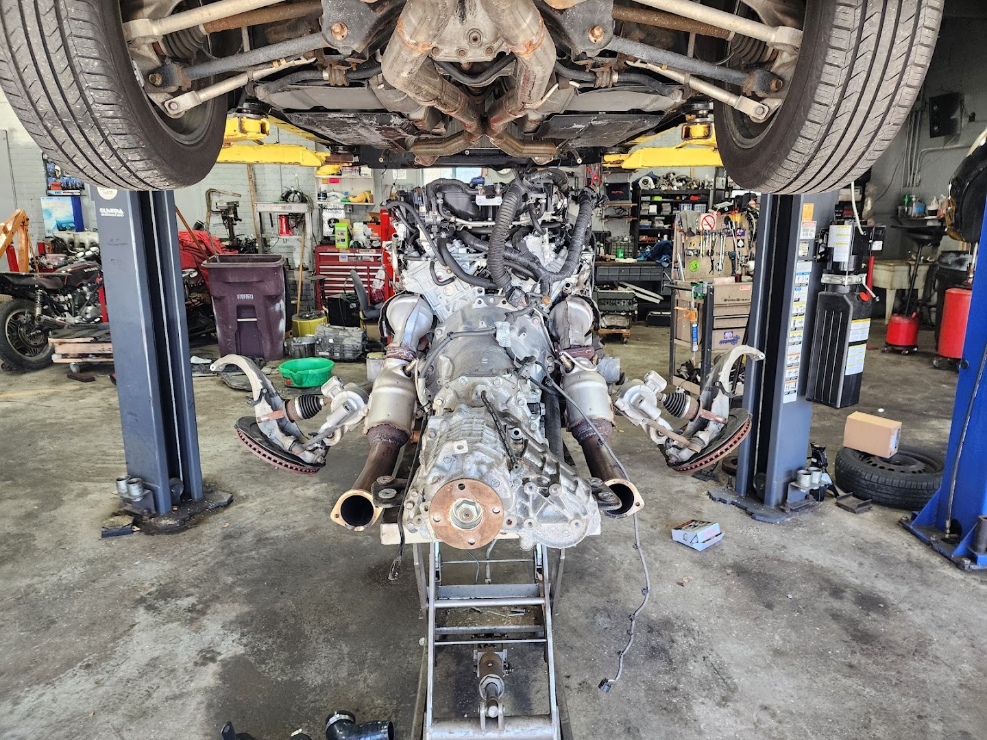 Oliveira Automotive — work and shop photos