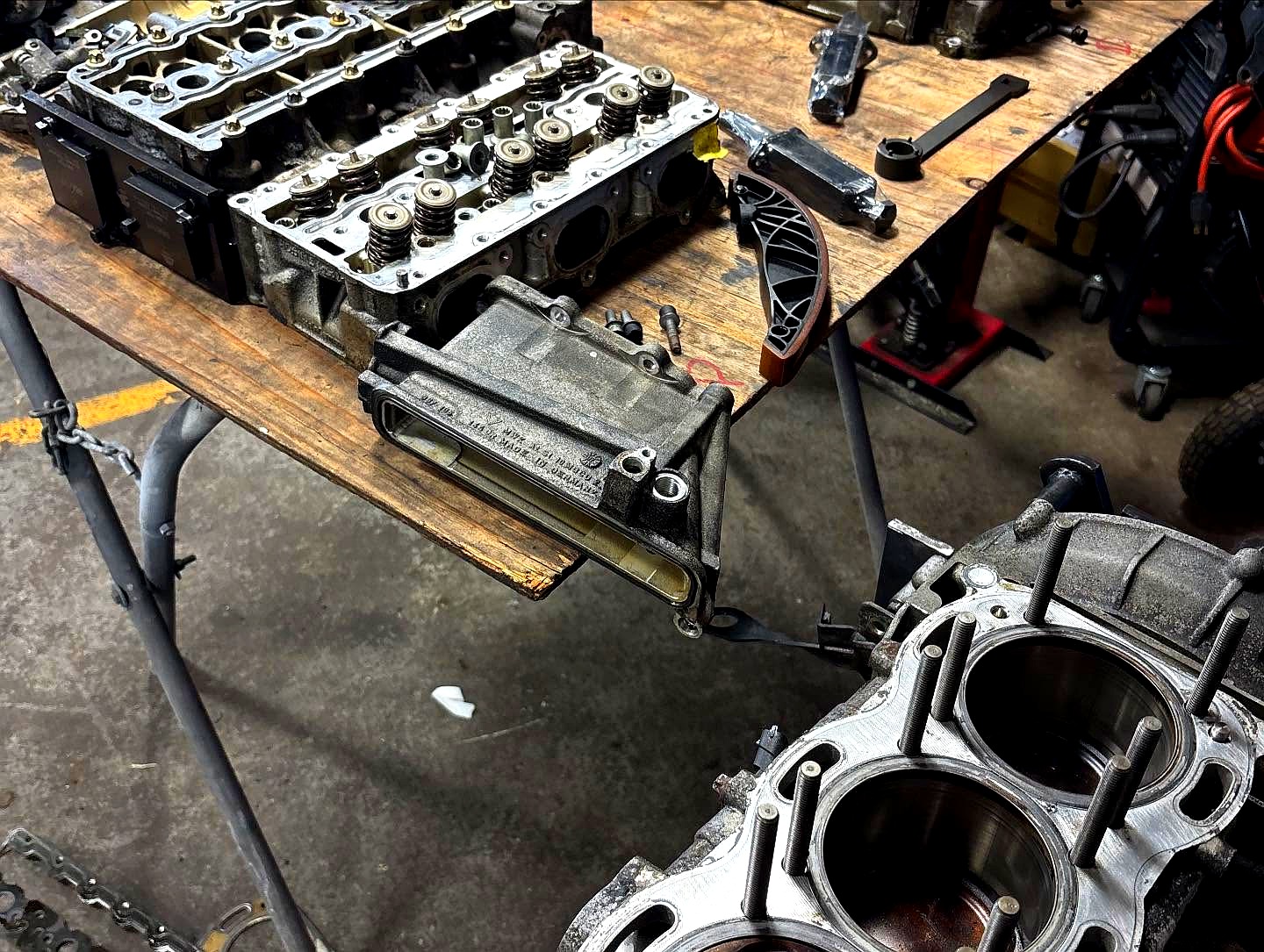 Engine rebuild work at Oliveira Automotive